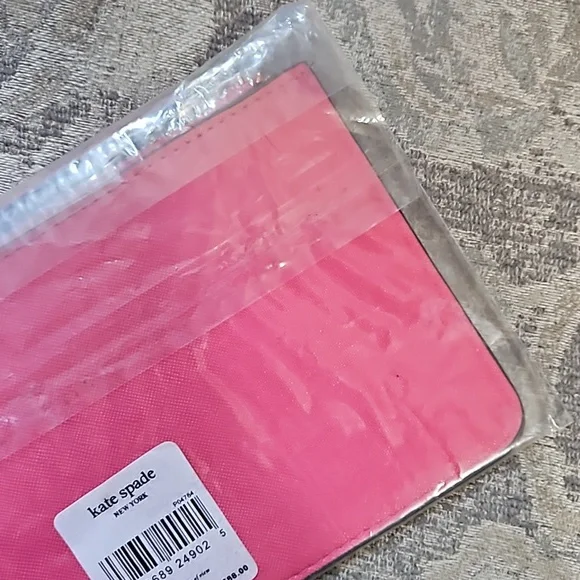 Gifted NIP Kate Spade Dark Pink Wristlet - Picture 7 of 10